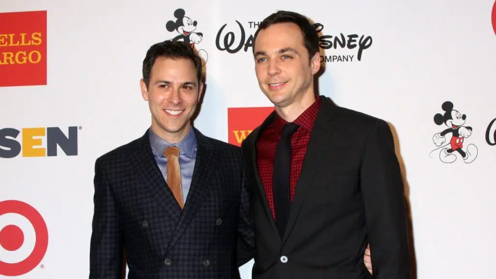 Spiewak biographie du mari de Jim Parsons